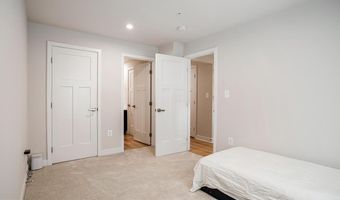 138 SUMMIT POINT Blvd, Bowie, MD 20716