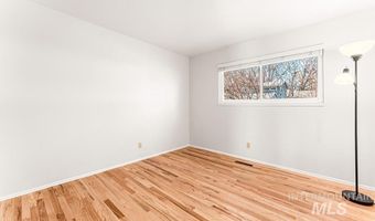 3418 N Red Oak Dr, Boise, ID 83703