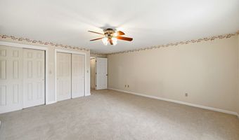 2 Mansion Woods Dr B, Agawam, MA 01001
