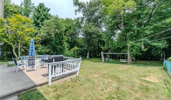 3 Ostend St, Johnston, RI 02919