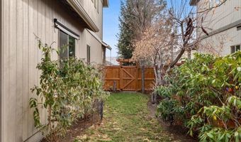 21281 Bellflower Pl, Bend, OR 97702