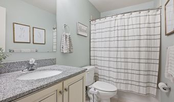 121 PUMPKIN PATCH Ln, Hockessin, DE 19707