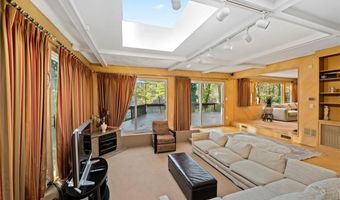 12 Georgiana Dr, Cumberland, RI 02864