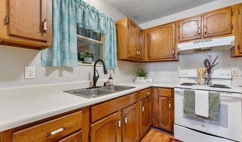 8 Cedar Dr, Barboursville, WV 25504