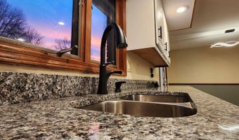 806 E Springfield St, Aurora, MO 65605
