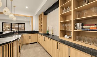 6916 CARMICHAEL Ave, Bethesda, MD 20817