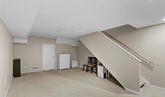 1210 Wicklow Rd Rd M, Ballwin, MO 63021