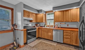 483 N Main St, Amherst, OH 44001