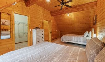 9 PINE St, Alpine, WY 83128
