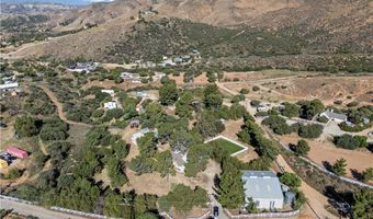 32651 Teller Ave, Agua Dulce, CA 91390