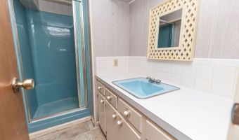 19 Skyline Dr, Adrian, MO 64720