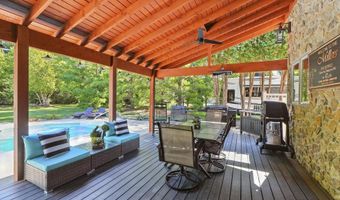 102 Greenhurst Ct, Auburn, IN 46706