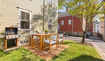 18 Barney St 3, Newport, RI 02840