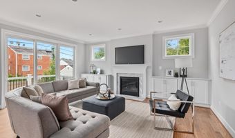 6947 28TH St N, Arlington, VA 22213