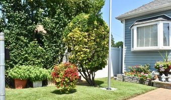170 Bray Ave, Middletown, NJ 07748