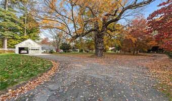 4 Chase Ln, Lincoln, RI 02865