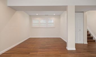 100 CARROLL Dr, Annapolis, MD 21403