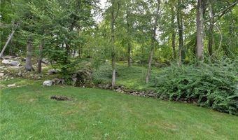 5 Bayberry Dr, Brookfield, CT 06804