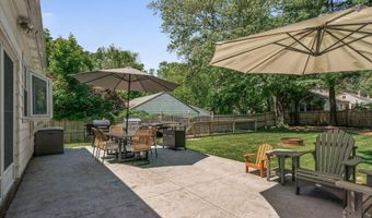 24 Westlyn Ct, Albany, NY 12203