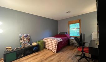 226 Lakeshore Dr, Batesville, IN 47006