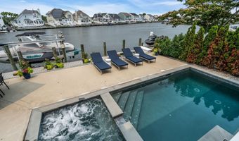 33 Amherst Dr, Bayville, NJ 08721