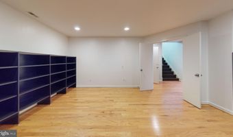 9629 EAGLE RIDGE Dr, Bethesda, MD 20817