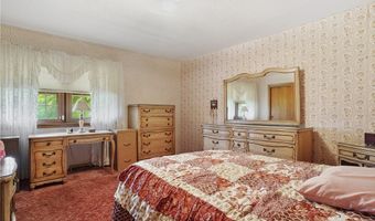 136 N Chillicothe Rd, Aurora, OH 44202