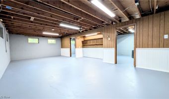 1305 Garrison Rd, Ashtabula, OH 44004