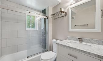 5003 SENTINEL Dr 22, Bethesda, MD 20816