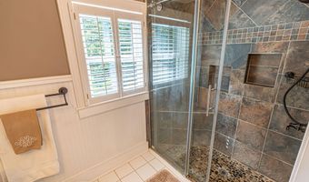 461 Circle Dr, Abingdon, VA 24210