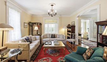6 Brooks Ave, Newport, RI 02840