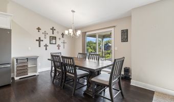 1337 S 7th St, Adel, IA 50003