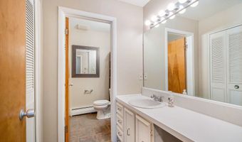 1249 Island Dr 101, Ann Arbor, MI 48105