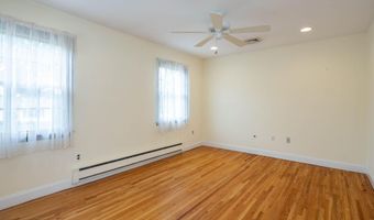 153 12th St, Belford, NJ 07718