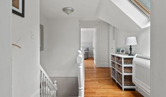 259 Middle Rd, Falmouth, ME 04105