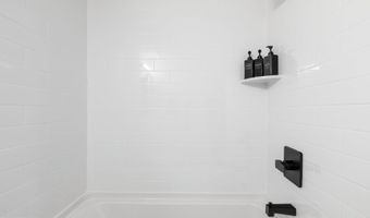 207 S PATRICK St 101, Alexandria, VA 22314