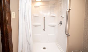 1774 Laurie Dr, Austintown, OH 44511