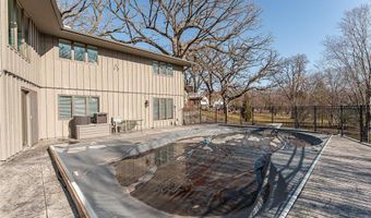 701 4th St SW, Austin, MN 55912