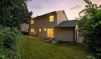2339 N POWHATAN St, Arlington, VA 22205