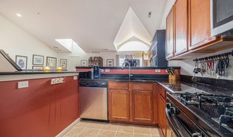 222 W Oakbrook Dr, Ann Arbor, MI 48103