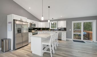 123 Parade Rd, Barnstead, NH 03218