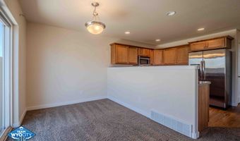 6866 Umpqua River Rd, Casper, WY 82604
