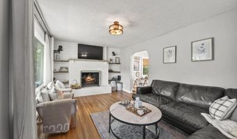 922 Palmer Rd, Columbus, OH 43212
