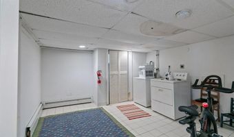 21 Slocum St, Newport, RI 02840