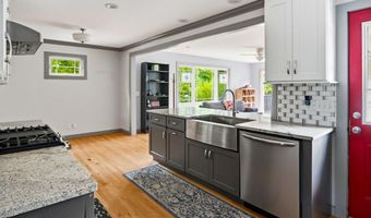 1302 Crest Dr, Aberdeen, NC 28315