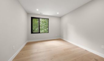 3112 N ROSSER St, Alexandria, VA 22311