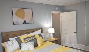 20 Temple St, Auburn, ME 04210