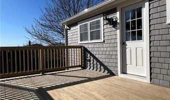 45 Trout Dr, Middletown, RI 02842