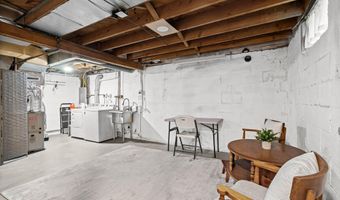 18 Oxford Rd, Albany, NY 12203