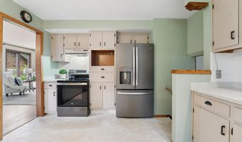 27 CARIBOU Ct, Appleton, WI 54911